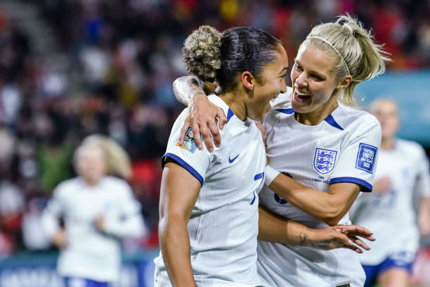 以其庞大的 以其庞大的